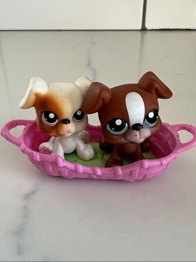 Littlest Pet Shop Brown and White Puppy Pair in Pink Basket #83 #84